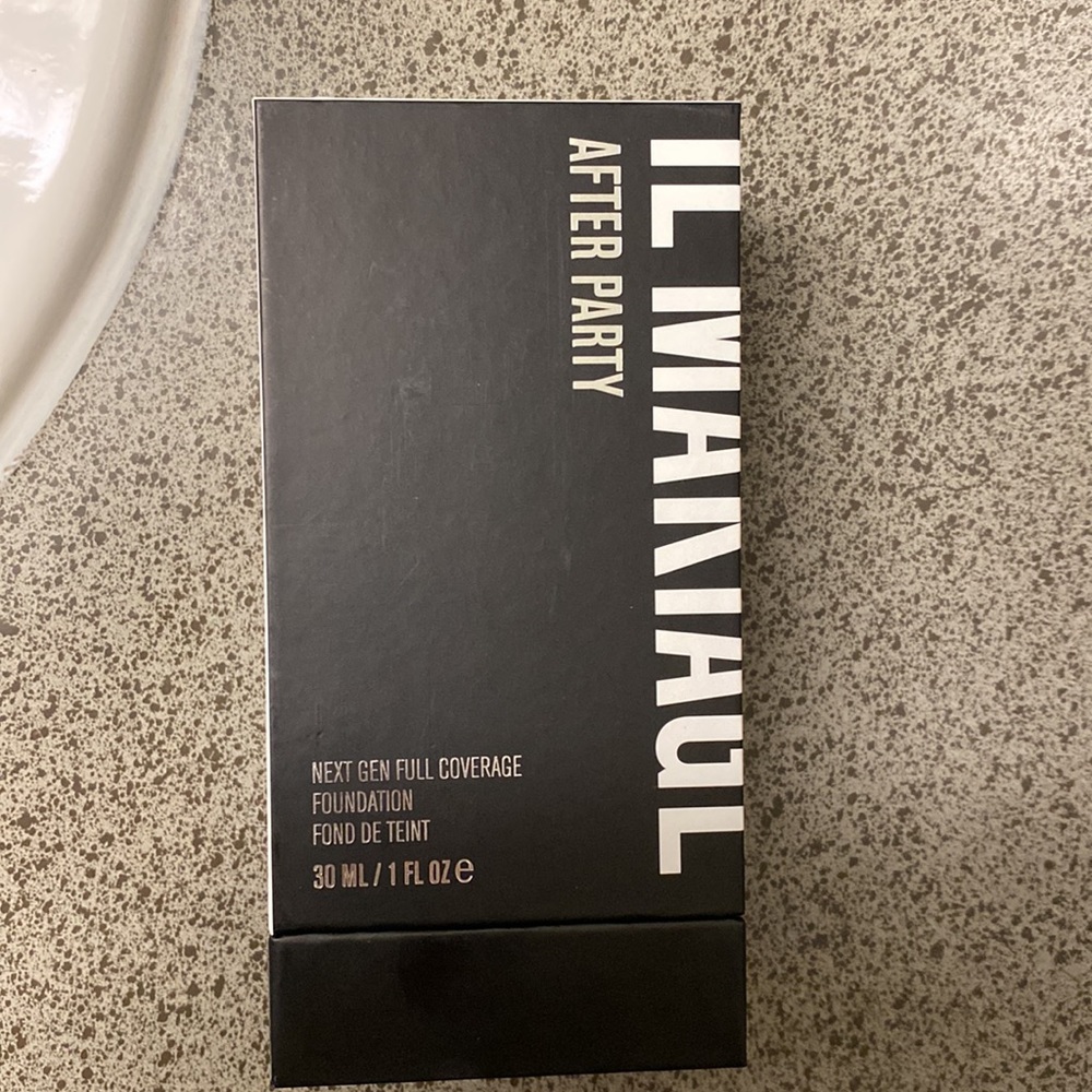 IL Makiage (after party full coverage foundation) shade 095